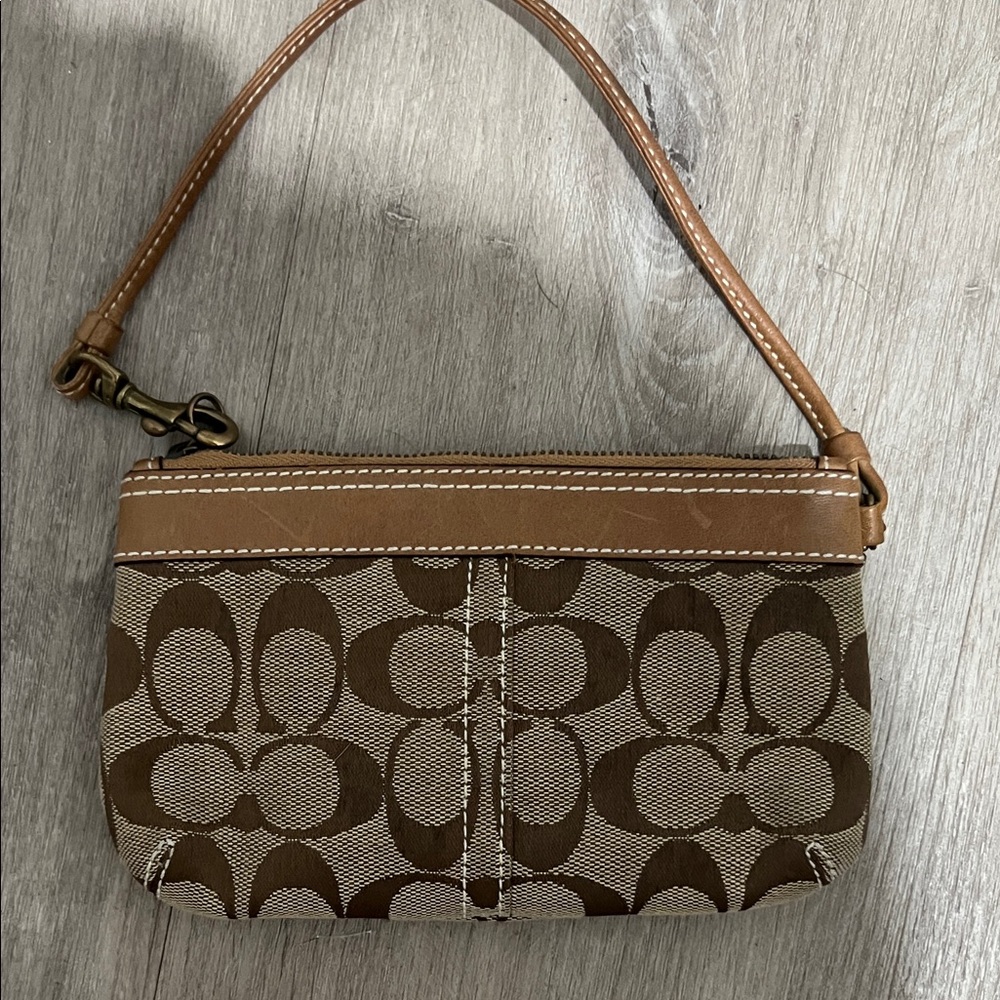 Vintage Y2K Coach Signature Brown and Tan Wristlet - Picture 4 of 8